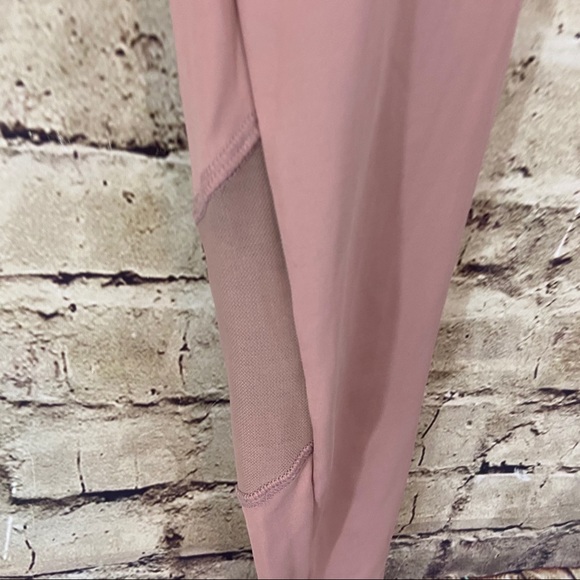 Dusty pink high rise active leggings size small - Picture 2 of 10